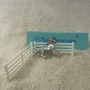 Breyer Model Horse Minnie Winnie Unicorn